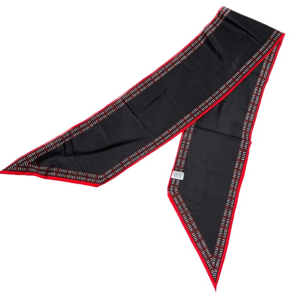 VERA Black Red & White Scarf Pointed Ends Rectangle  7" x 62 1/2" Made Japan - Picture 2 of 5